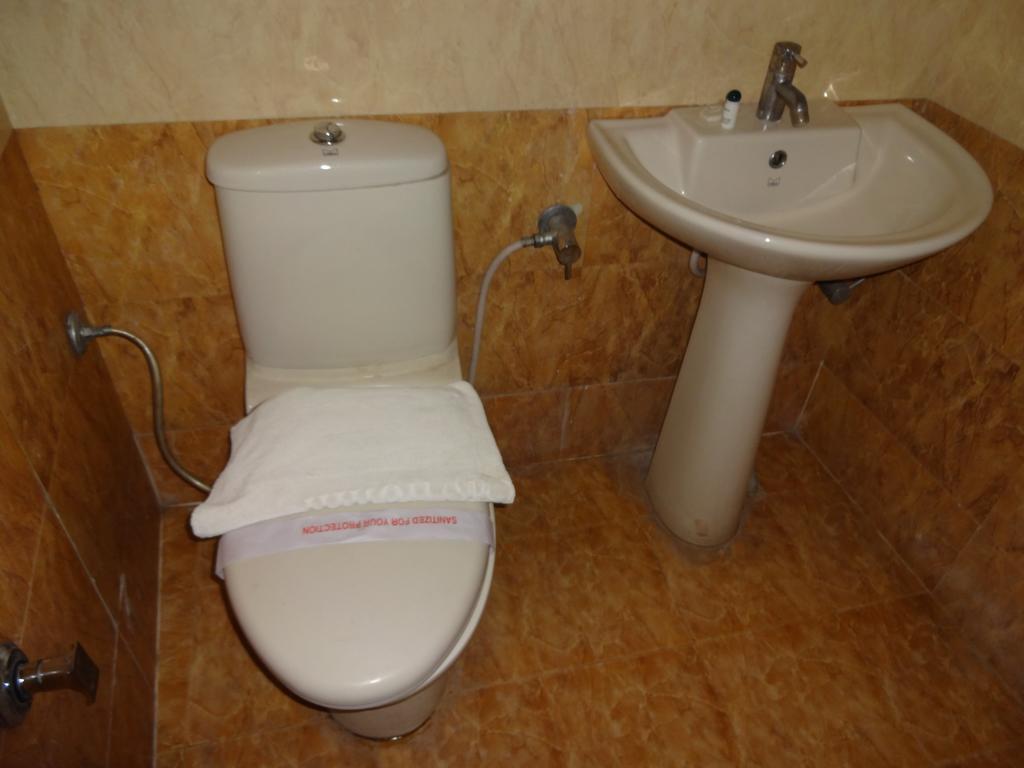 Hotel Darbar View Amritsar Bagian luar foto