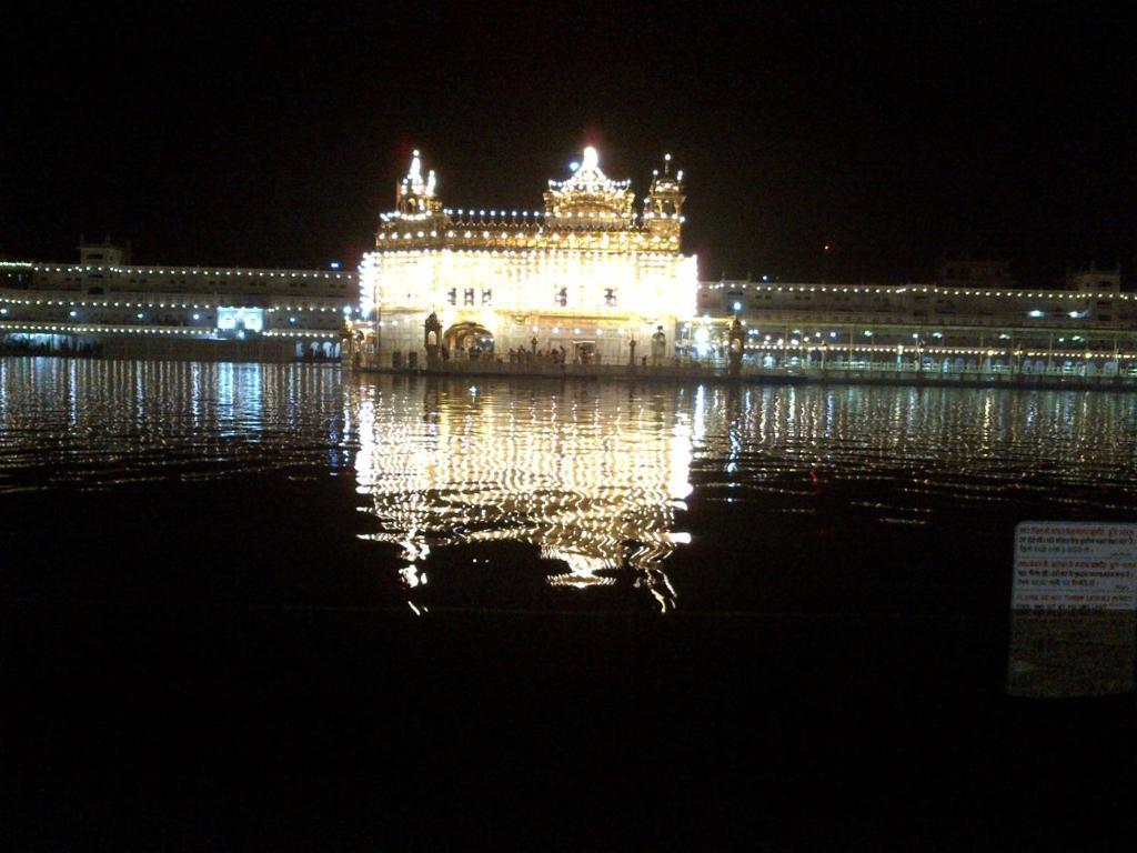 Hotel Darbar View Amritsar Bagian luar foto